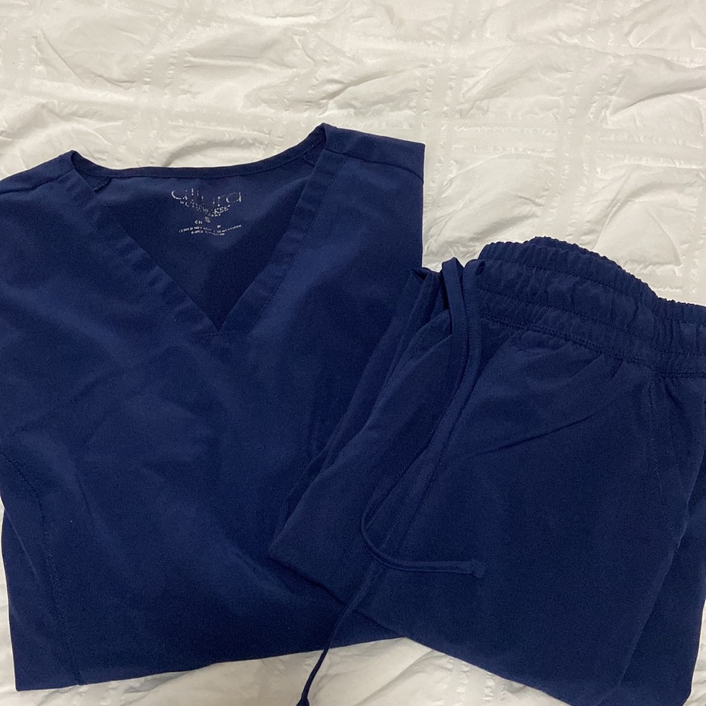 Cherokee minimal wear navy scrubs Allura